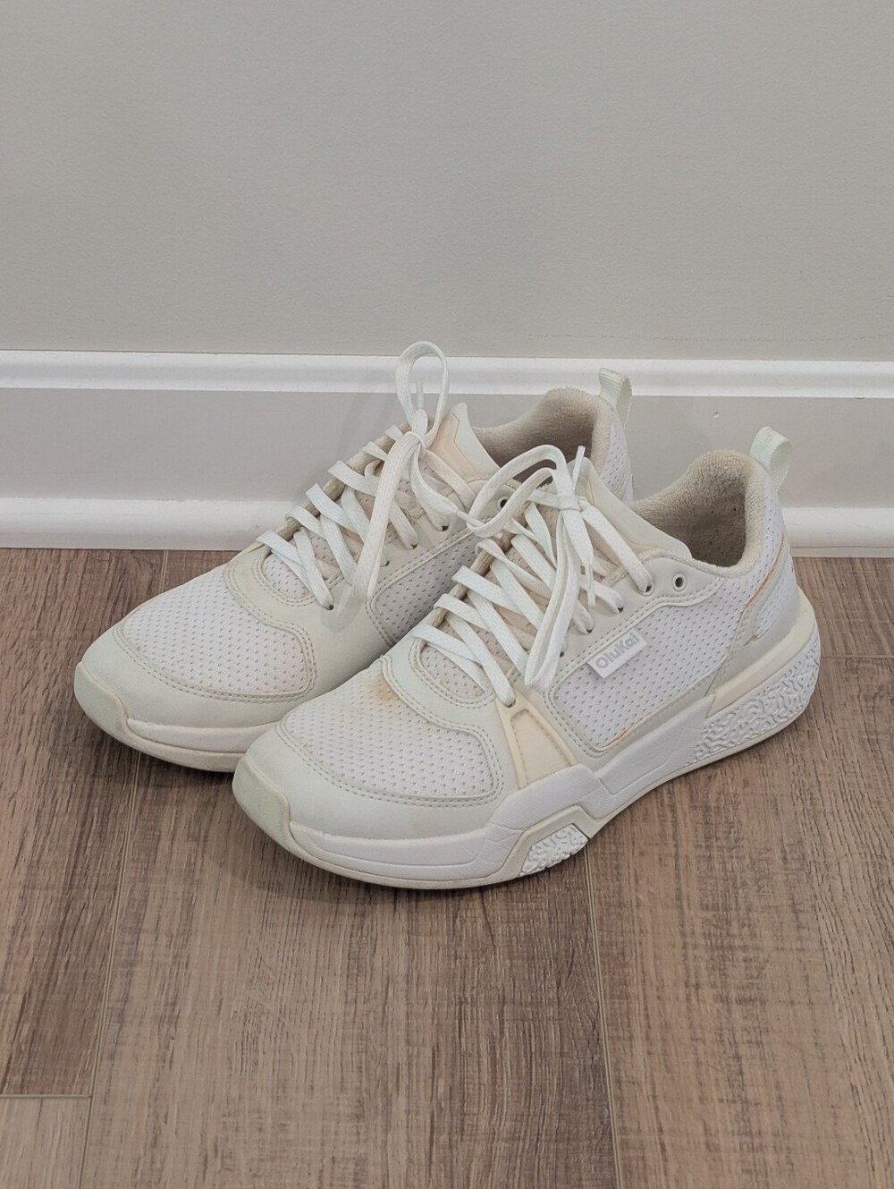 OluKai Anau Women’s Sneakers White Mesh Lace Up Shoes Size 8